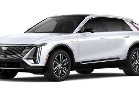 New 2026 Cadillac Lyriq Luxury w/ LPO, Floor Liner Package AWD/4WD image 15