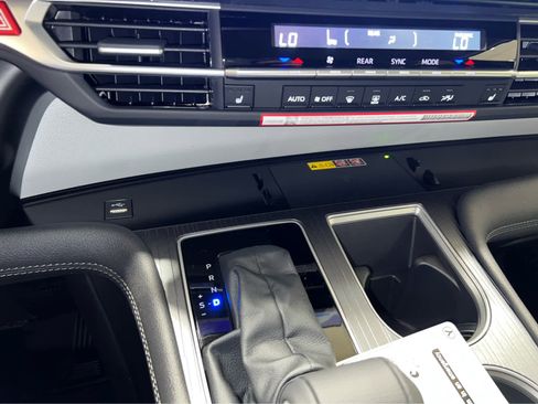 New 2026 Toyota Sienna XLE FWD image 24