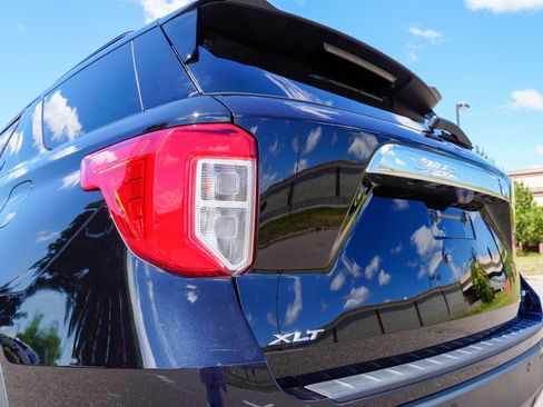 Used 2024 Ford Explorer XLT AWD/4WD image 35