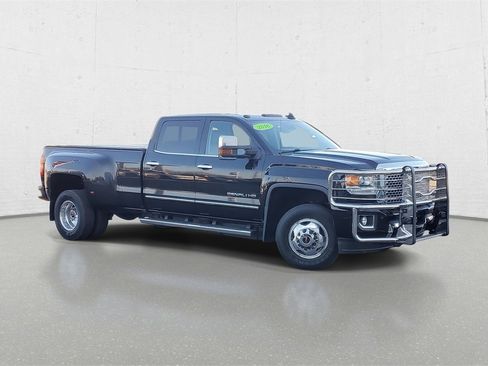 Used 2016 GMC Sierra 3500 Denali w/ Duramax Plus Package image 2