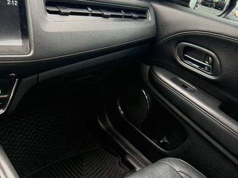 Used 2019 Honda HR-V EX-L image 10