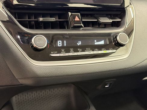Used 2025 Toyota Corolla LE FWD image 22