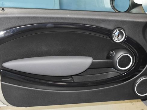Used 2009 MINI Cooper Hardtop FWD image 4