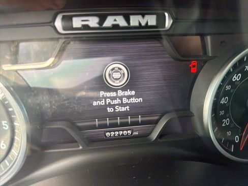 Used 2022 RAM 1500 Big Horn w/ Night Edition image 8