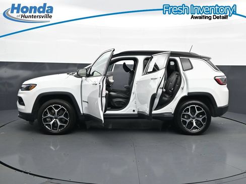 Used 2025 Jeep Compass Limited AWD/4WD image 42