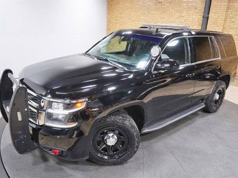 Used 2018 Chevrolet Tahoe 4WD image 2