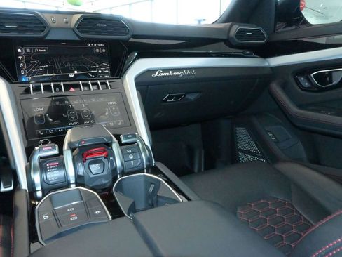 Used 2020 Lamborghini Urus AWD/4WD image 33
