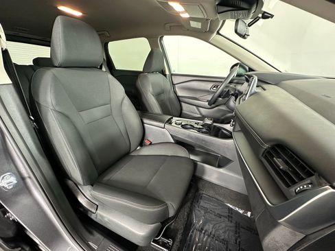 Used 2025 Nissan Rogue S AWD/4WD image 6
