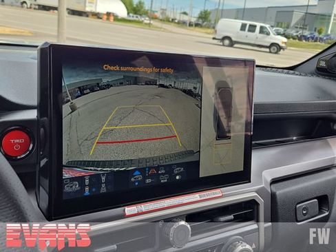 New 2026 Toyota 4Runner TRD Off-Road Premium AWD/4WD image 9