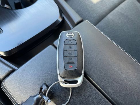 Used 2025 Nissan Rogue SV image 21