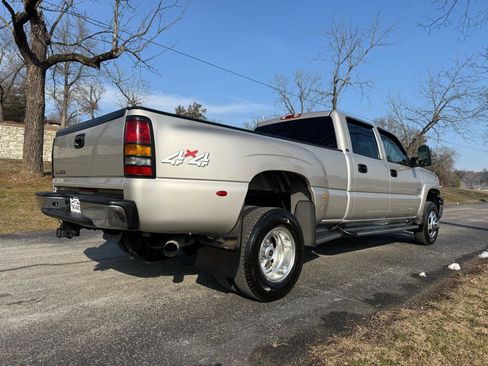 Used 2006 Chevrolet Silverado 3500 LT w/ Heavy-Duty Power Package image 7