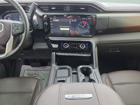 Certified 2024 GMC Sierra 2500 Denali w/ Denali Reserve Package AWD/4WD image 17