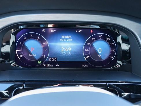 Used 2024 Volkswagen Atlas Cross Sport SE image 12