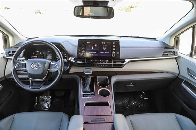 Certified 2023 Toyota Sienna XLE FWD image 12