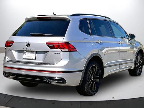 Used 2022 Volkswagen Tiguan SE R-Line AWD/4WD image 9