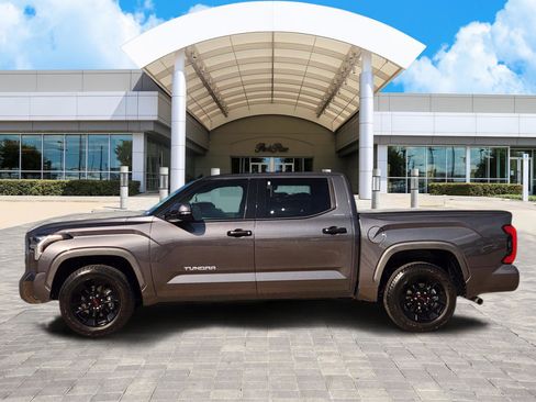 Used 2022 Toyota Tundra Limited image 3