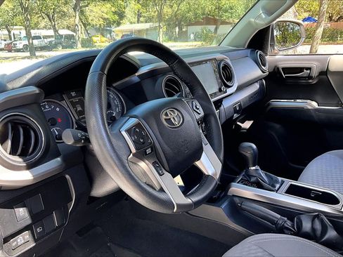 Used 2022 Toyota Tacoma SR5 w/ Technology Package image 14