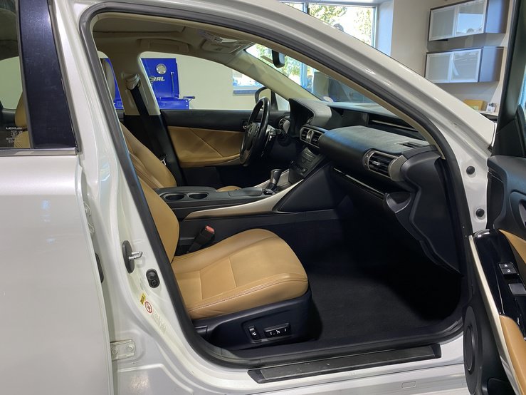 Used 2015 Lexus IS 250 w/ Navigation System Package RWD image 19