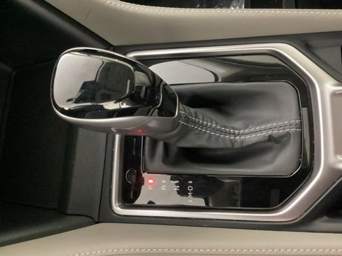 Certified 2023 Subaru Forester Limited image 27