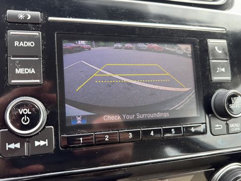 Used 2018 Honda CR-V LX image 12