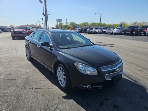 Used 2009 Chevrolet Malibu LTZ w/ HFV6 Engine Package FWD image 3