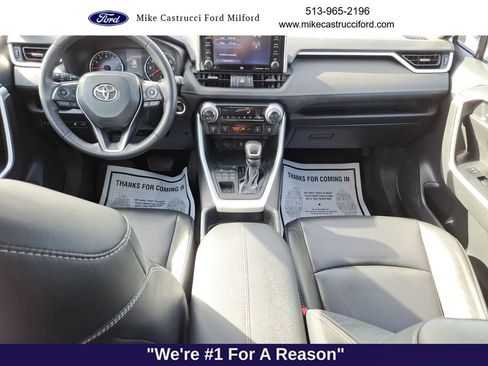 Used 2021 Toyota RAV4 XLE Premium image 10