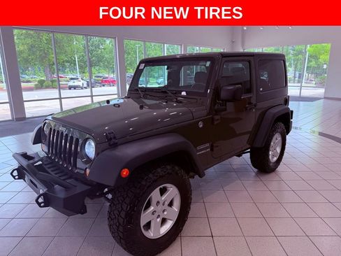 Used 2016 Jeep Wrangler Sport w/ Quick Order Package 24S AWD/4WD image 3