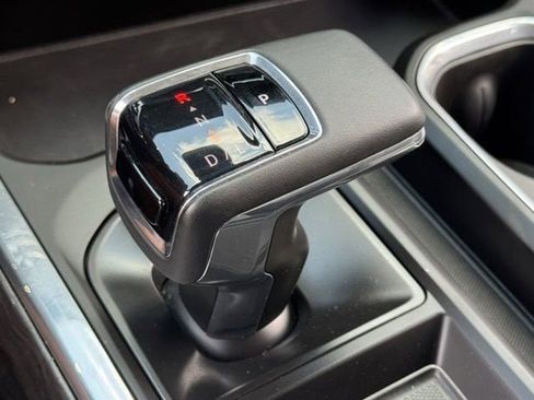 Used 2025 Chevrolet Silverado 1500 LTZ AWD/4WD image 21