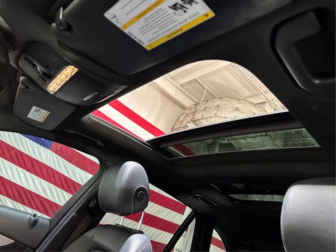 Used 2019 Mercedes-Benz GLC 300 4MATIC image 18