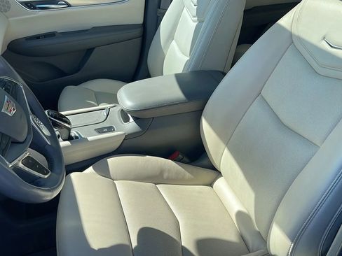 Used 2018 Cadillac XT5 Luxury w/ Driver Awareness Package FWD image 28