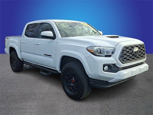Used 2022 Toyota Tacoma TRD Sport image 3