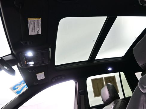 Used 2023 Cadillac XT6 Premium Luxury FWD image 21