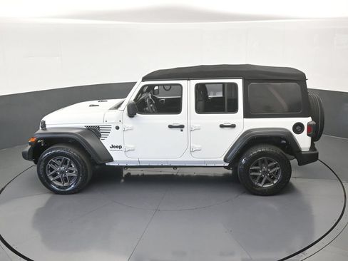 Used 2024 Jeep Wrangler Unlimited Sport AWD/4WD image 43