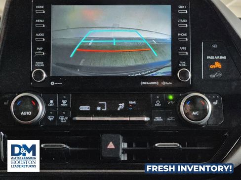 Used 2022 Toyota Highlander XLE image 24