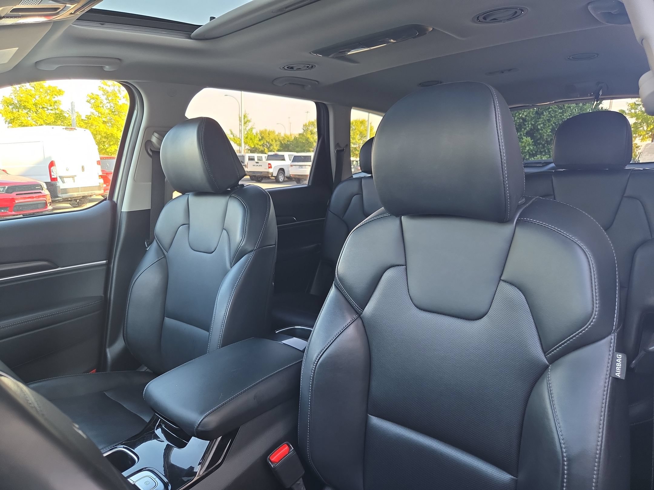 Used 2025 Kia Telluride S FWD image 24