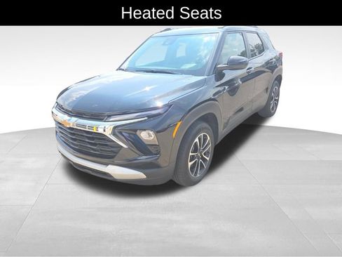 Used 2024 Chevrolet TrailBlazer LT w/ LT Cold Weather Package AWD/4WD image 9