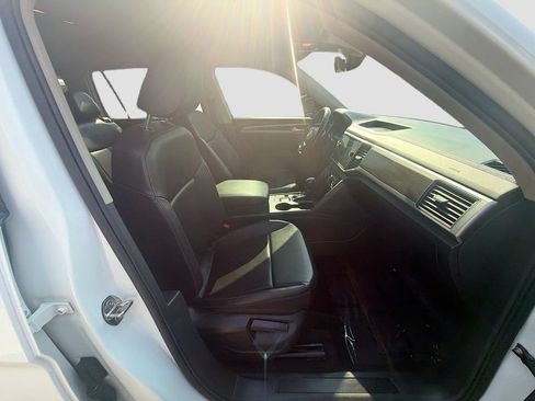 Used 2019 Volkswagen Atlas SE FWD image 31