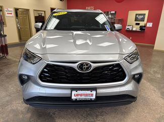 Used 2022 Toyota Highlander XLE video 2