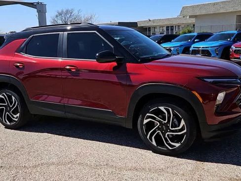 Used 2025 Chevrolet TrailBlazer RS w/ Convenience Package FWD image 9