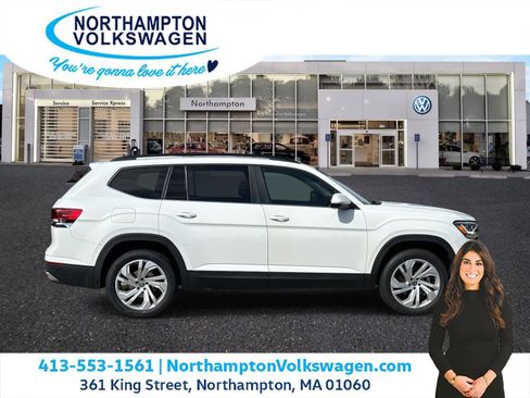 Used 2022 Volkswagen Atlas SE w/ Panoramic Sunroof Package image 2