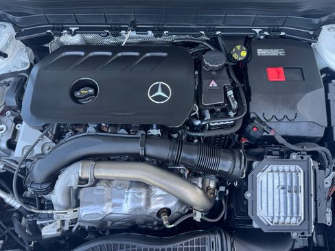Used 2026 Mercedes-Benz GLB 250 4MATIC image 11