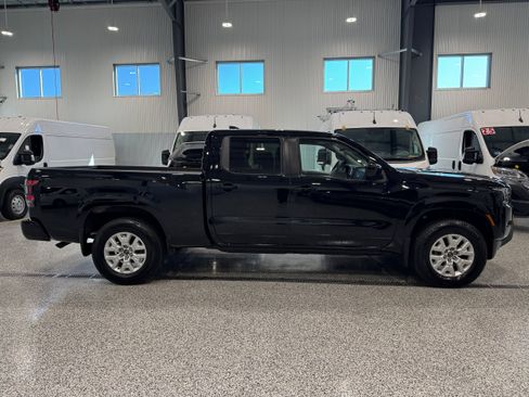 Used 2024 Nissan Frontier SV w/ Technology Package AWD/4WD image 4
