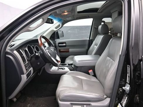 Used 2015 Toyota Sequoia Platinum w/ Four Season Floor Mat Package image 21