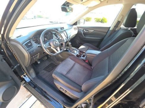 Used 2019 Nissan Rogue SV image 12
