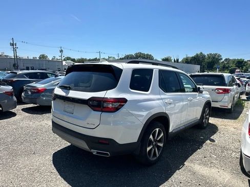 Used 2023 Honda Pilot Elite image 3