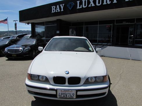 Used 2000 BMW 528i Sedan RWD image 2