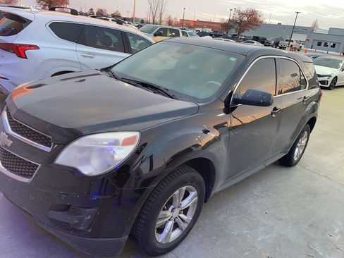 Used 2015 Chevrolet Equinox LS image 2
