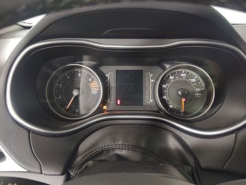 Used 2021 Jeep Cherokee Latitude Plus w/ Sun & Sound Group image 20