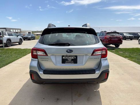 Used 2019 Subaru Outback 2.5i AWD/4WD image 5