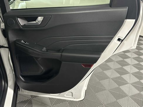 Used 2025 Ford Escape SE w/ PHEV Premium Package FWD image 20